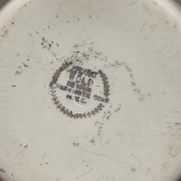 Chicago Marina City gold accented ceramic ashtray - Picture 5 of 5